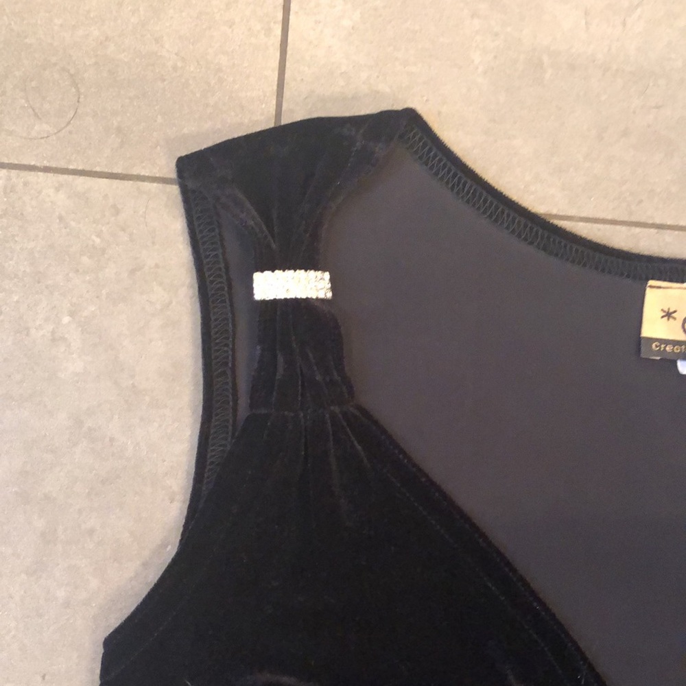 CDW Velvet Sleeves Top - Picture 3 of 8
